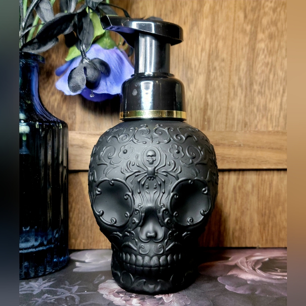 B&BW Vampire Blood Gentle  Foaming Hand Soap in Filigree Skull Soap Dispenser